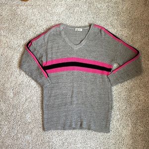New without tags. 3/4 sleeve sweater size small